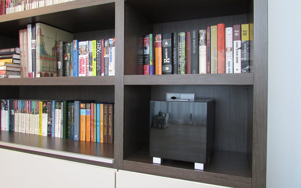 Домашний кинотеатр в гостиной. Denon, B&W, Sony