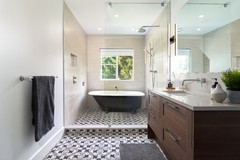 8 Narrow Bathrooms That Rock Tubs In The Shower