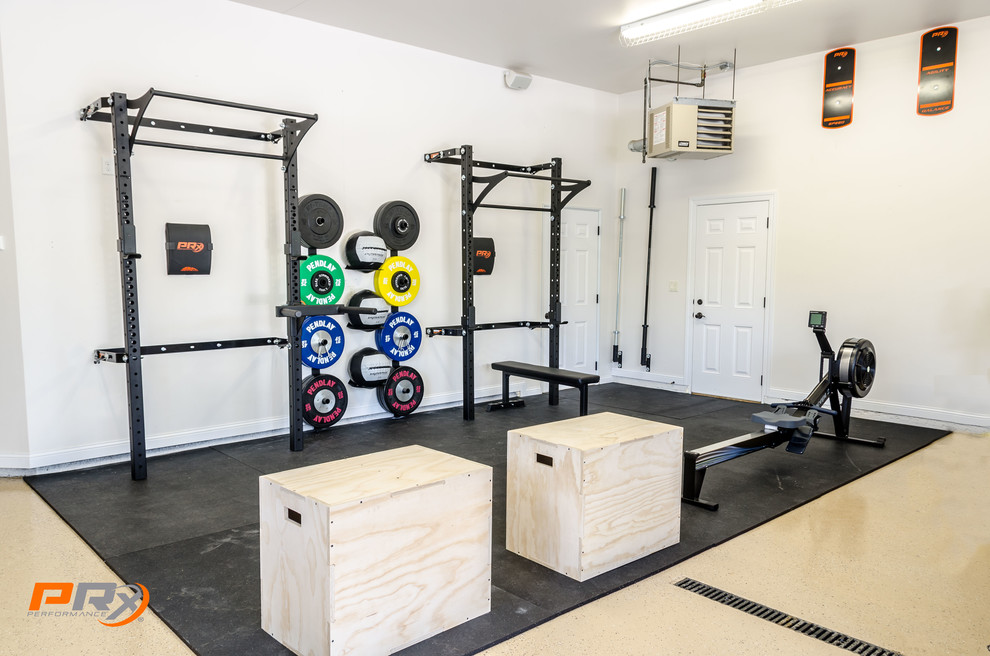 Inspiration for a modern home gym in Other.