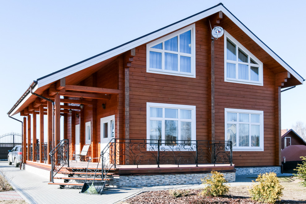 Фасад деревянного дома из клееного бруса