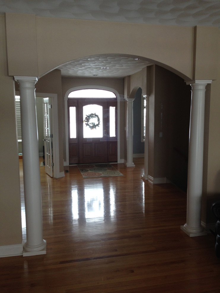 Inspiration for a modern entryway remodel in Chicago