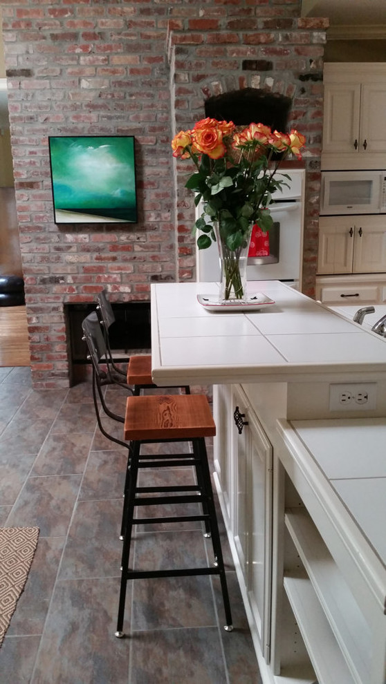 Inspiration for a mid-sized rustic kitchen remodel in Chicago