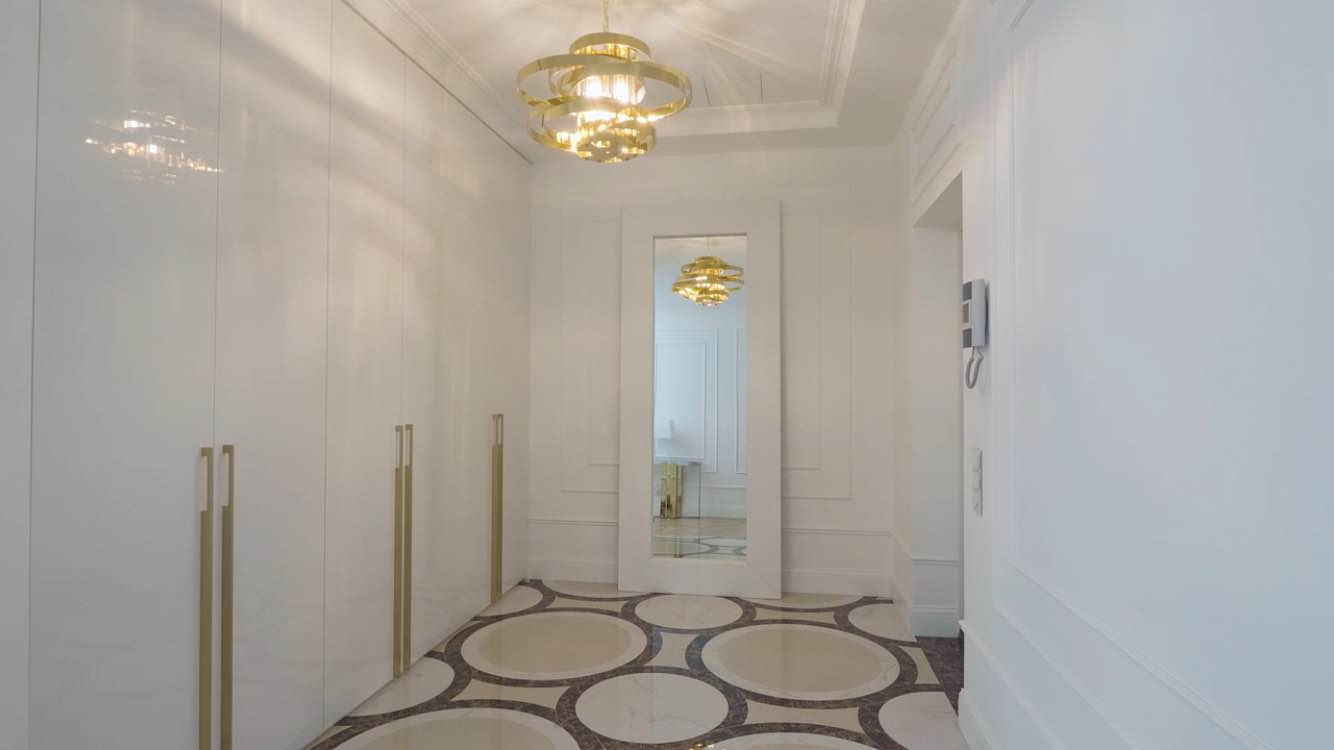 "Вспомним о балах"