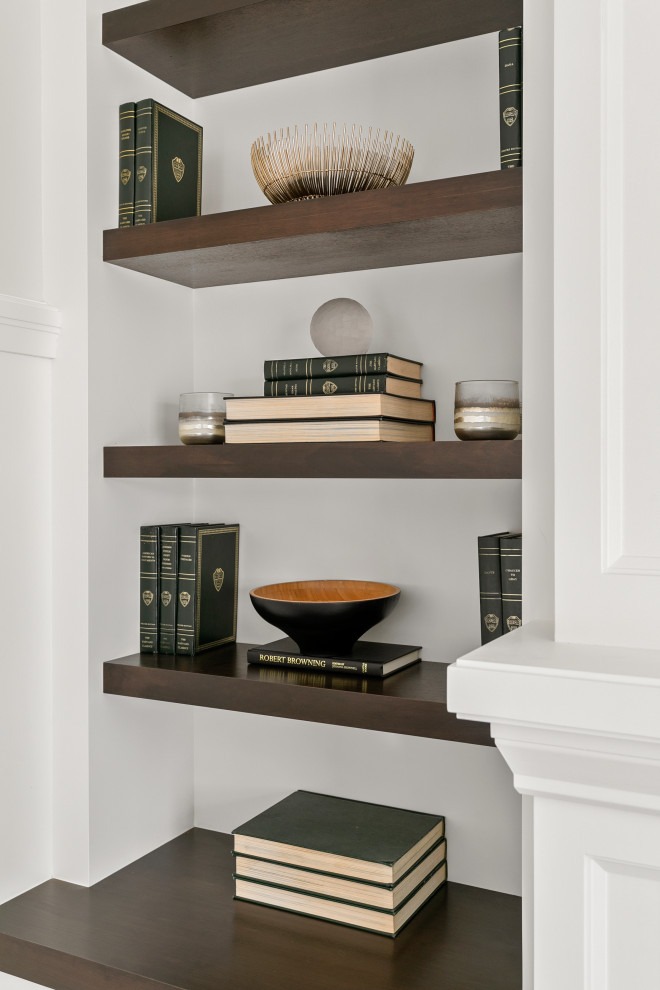 Example of a transitional home design design in Toronto