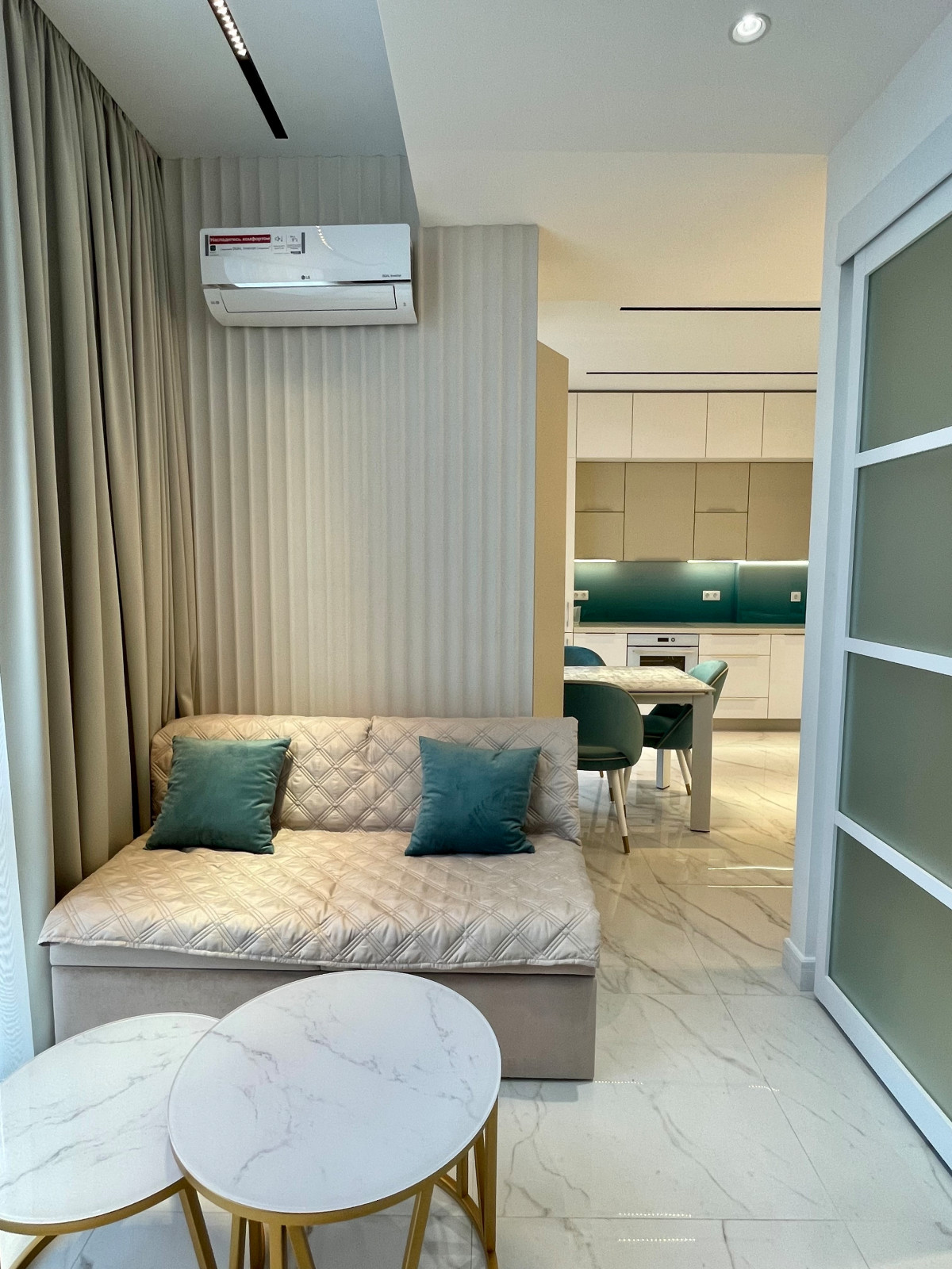 Апартаменты 42 м2  в городе Адлер