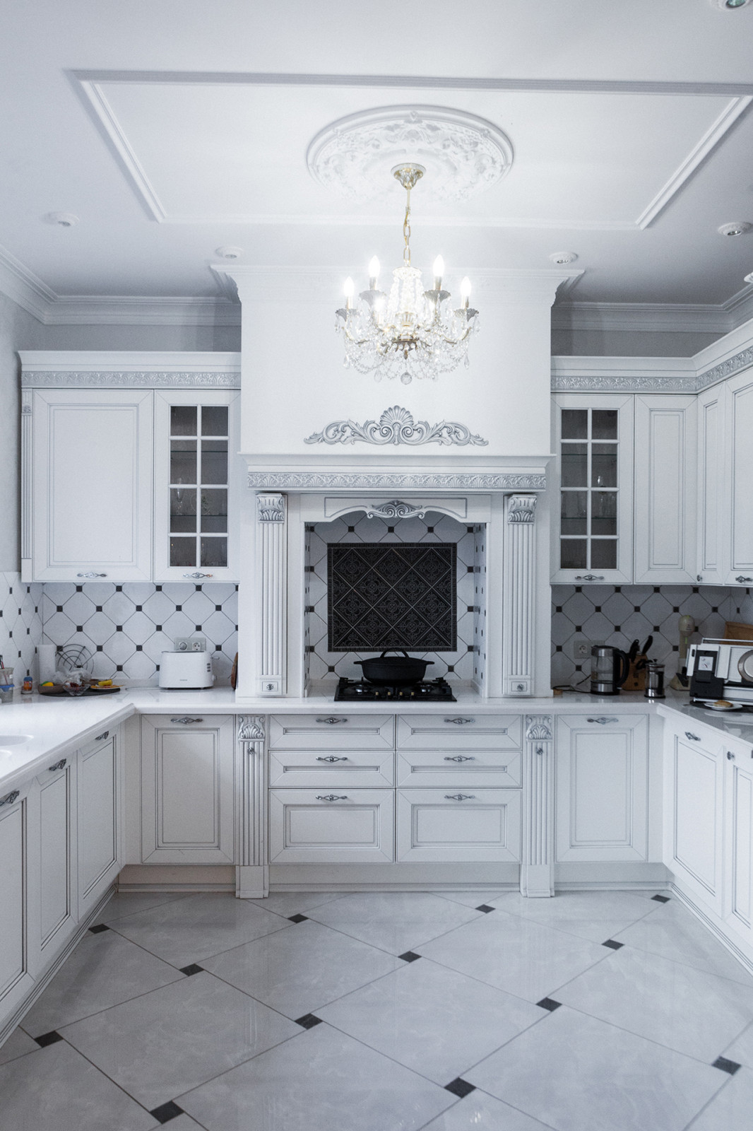 Примеры работ - белоснежная кухня