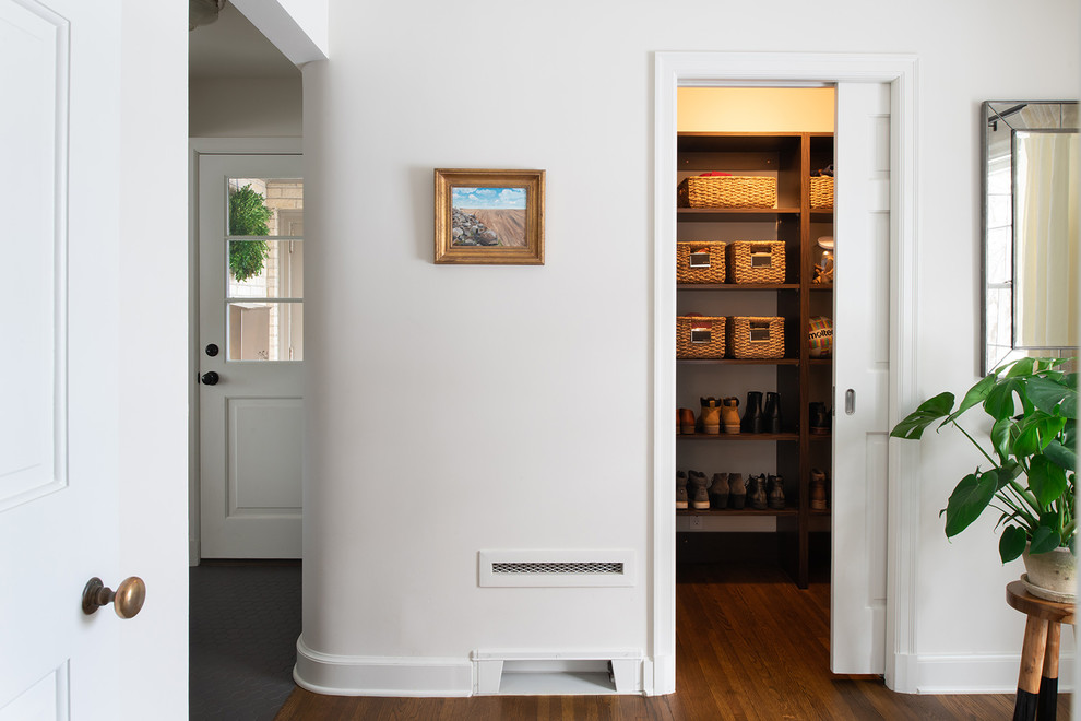 Entryway - transitional entryway idea in Minneapolis