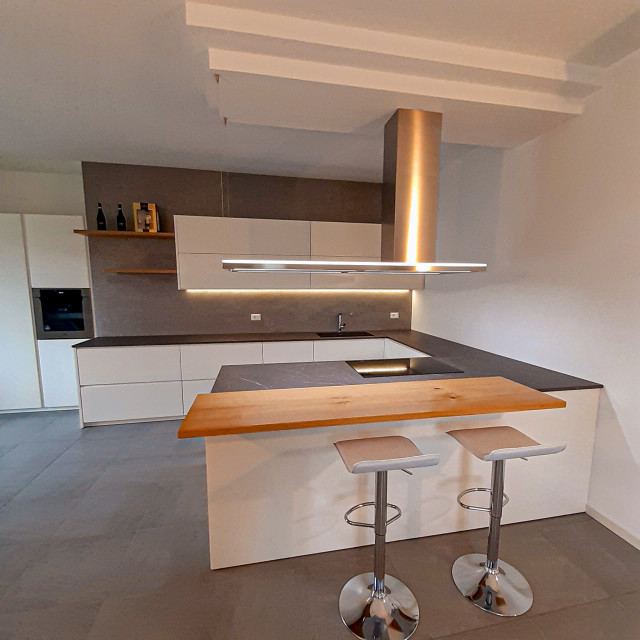Arredi modern-kueche
