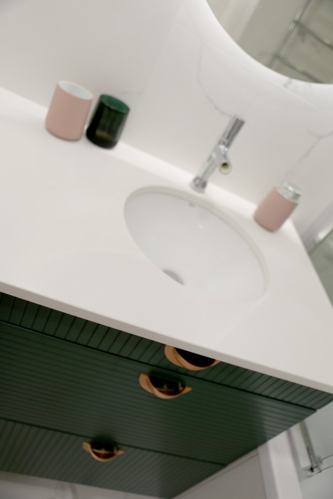 Green leaves and powder rose modern appartment