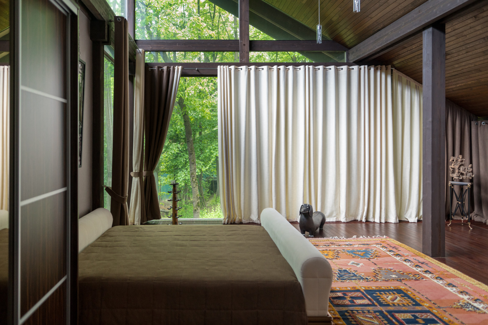 Интерьер и экстерьер загородного комплекса