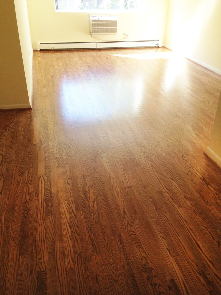 Example of a classic home design design in Chicago