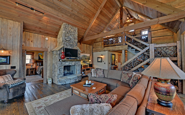 Lake Blue Ridge Custom Log Homes rustikal-wohnbereich