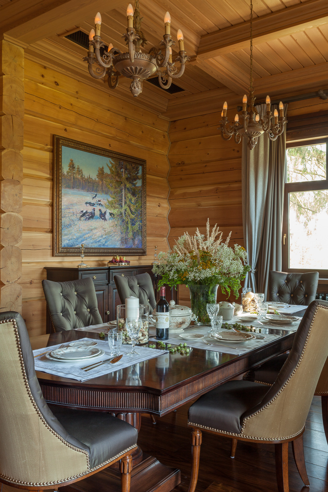 Деревянный дом в классическом стиле