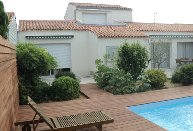 MAISONS contemporary-pools-and-hot-tubs