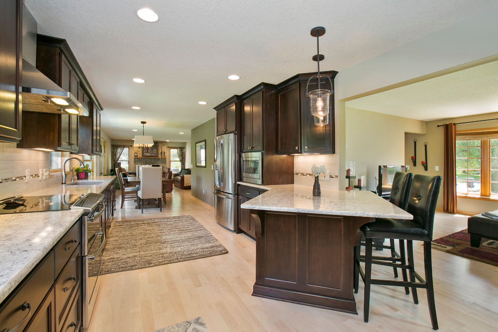 Transitional home design photo in Minneapolis