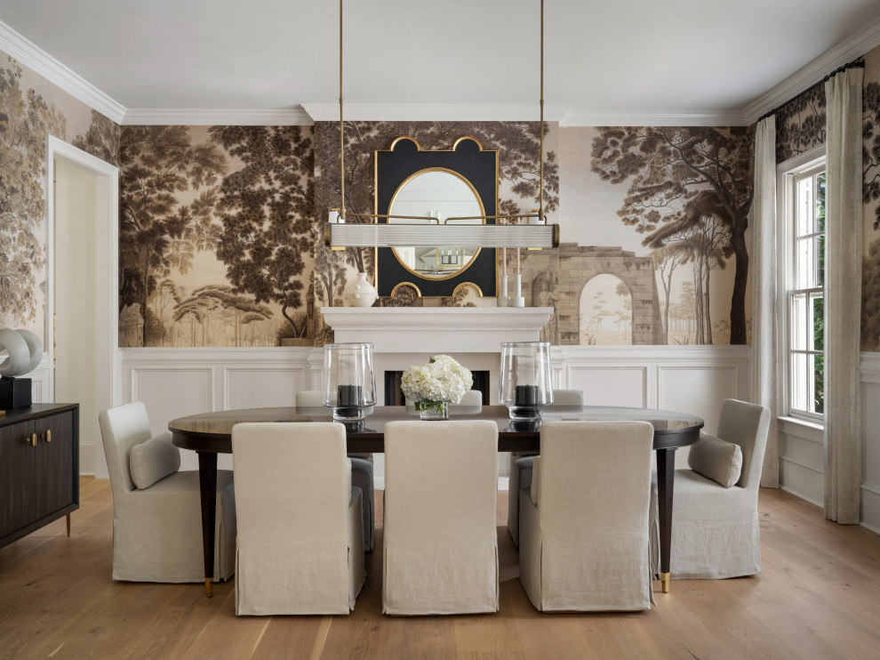 Atlanta Traditional - Elegant home design photo in Atlanta