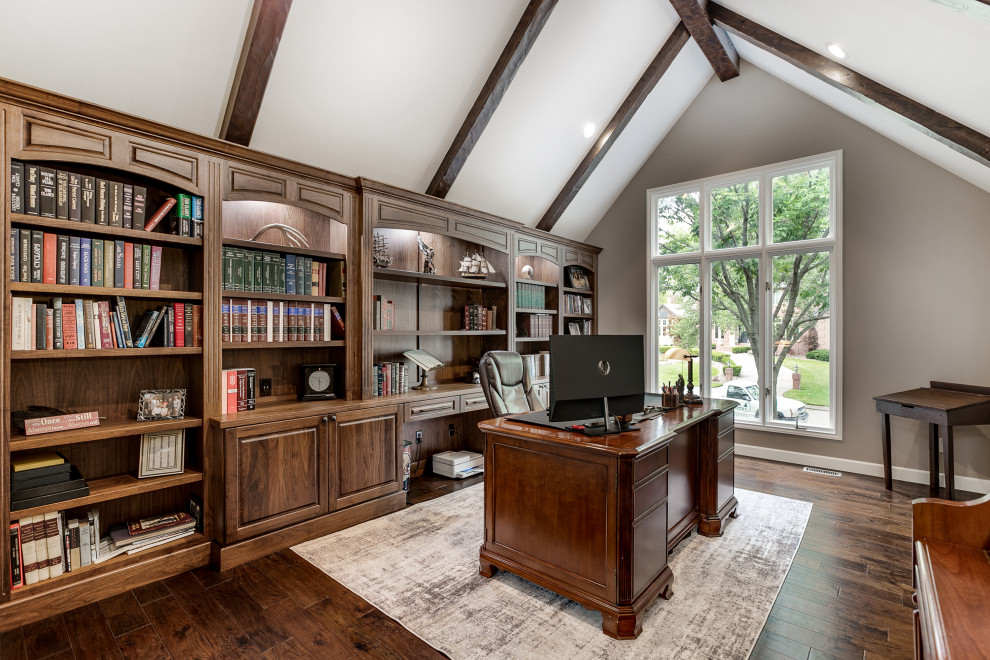 Example of a classic home office design in Wichita