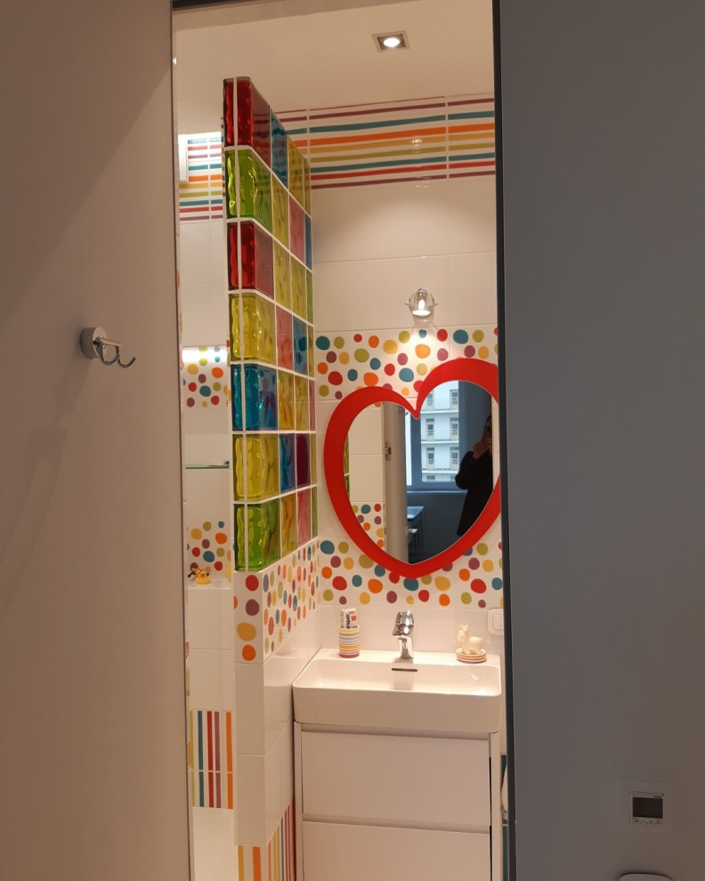 Яркий детский сан. узел