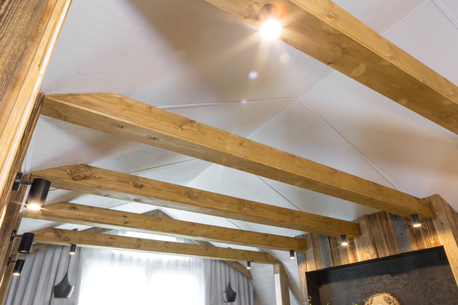 "ЛЕСНАЯ МАНСАРДА" ОТ ФАЗЕНДЫ. ПЕРВЫЙ КАНАЛ