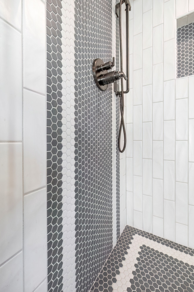 Example of a mountain style bathroom design in Seattle