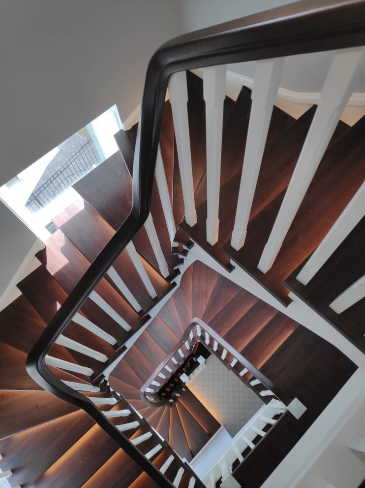 Классическая облицовка монолитной лестницы (2018)