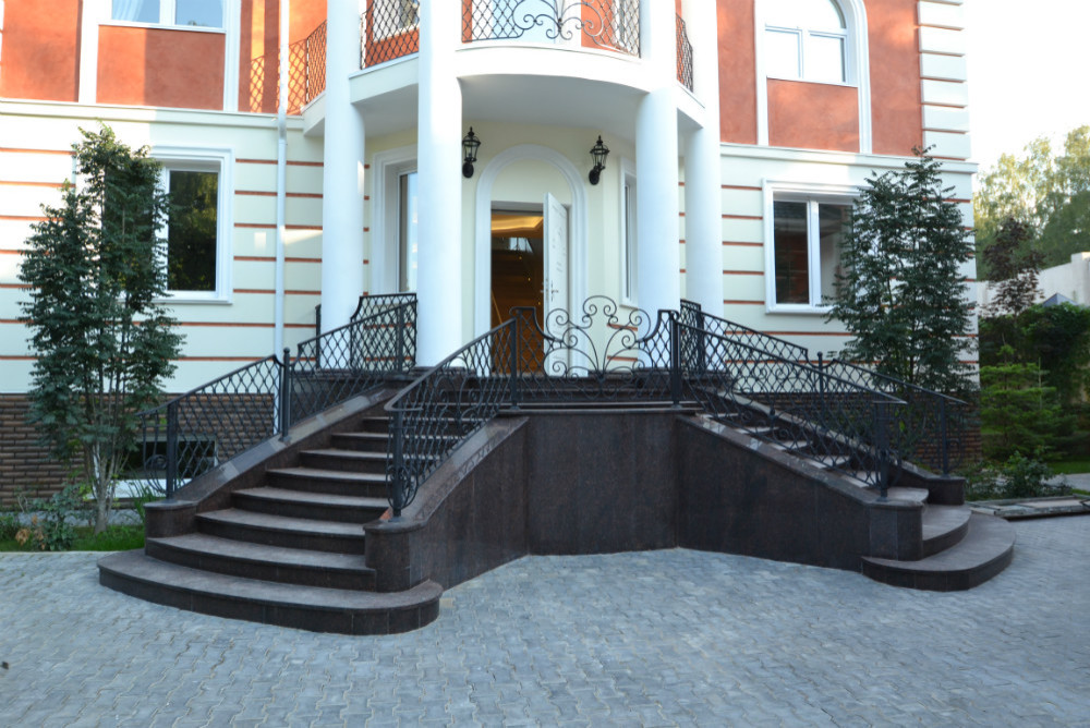 Фасад дома в Подмосковье