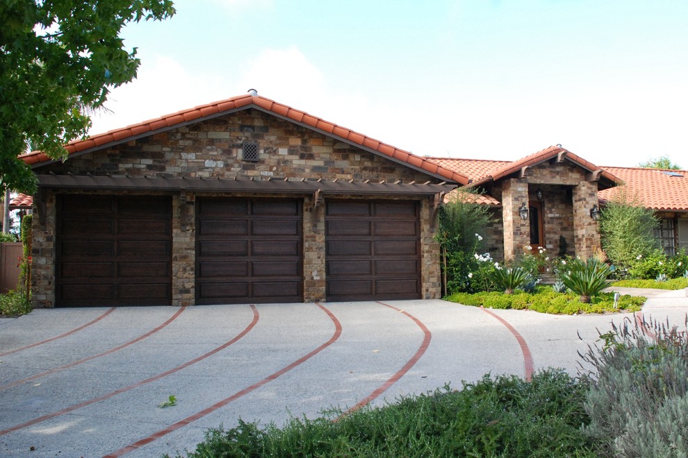 Garage - garage idea in Orange County