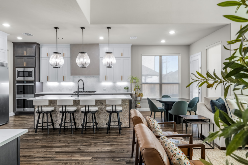 Inspiration for a transitional kitchen remodel in Dallas