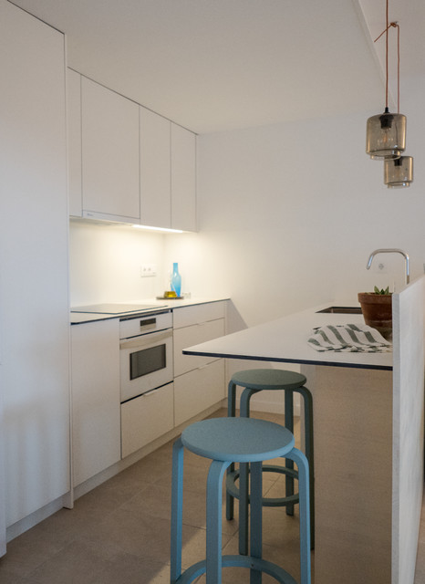 Apartament d'estiu a la Costa Brava coastal-kitchen
