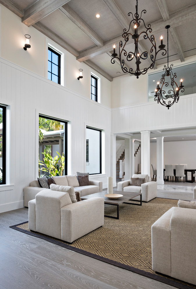 Example of a transitional home design design in Miami