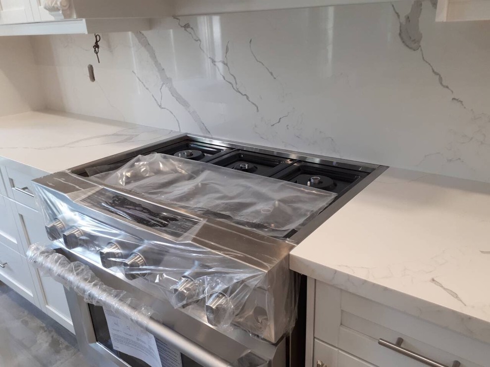 Kitchen - kitchen idea in Toronto