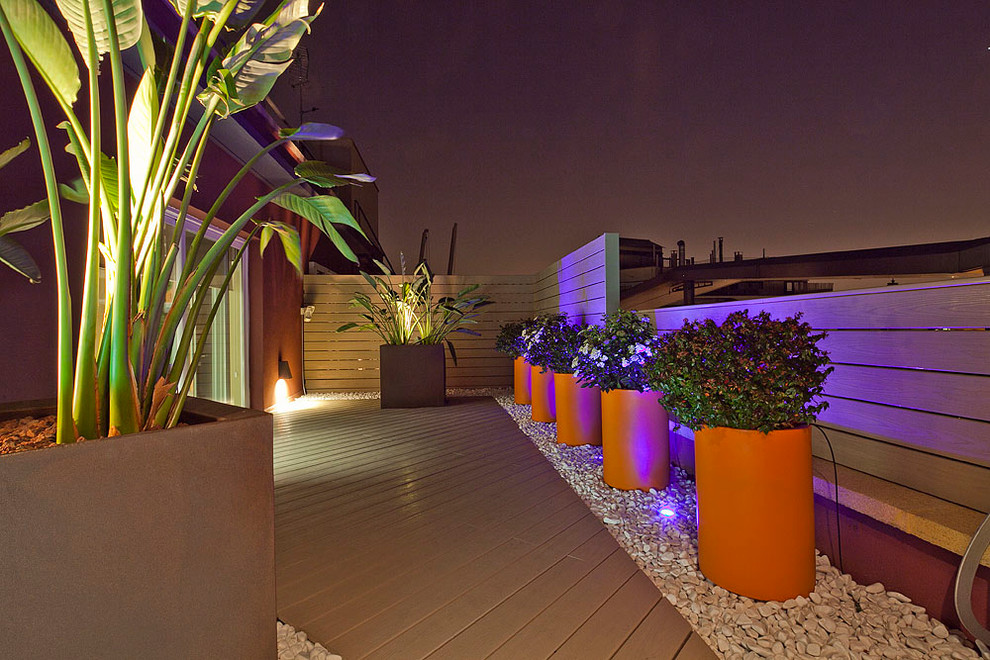 This is an example of a contemporary deck in Barcelona.