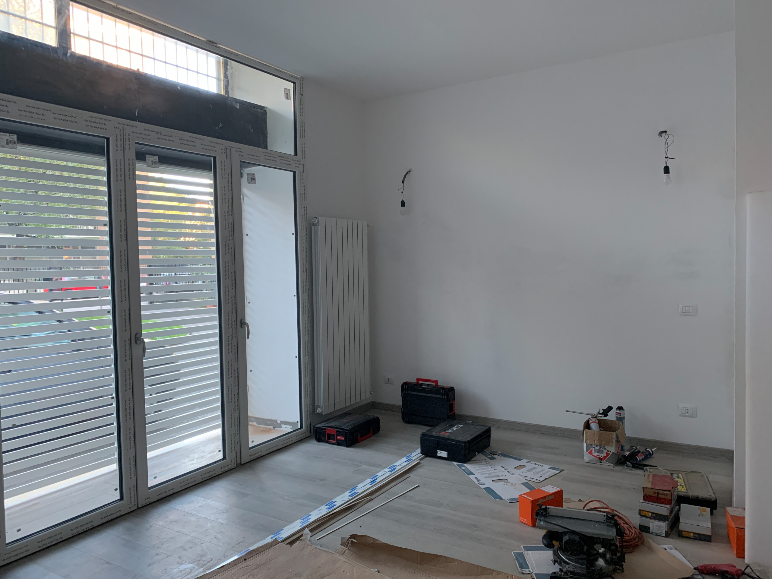 La zona filtro da attrezzare con piante - vista dalla zona living