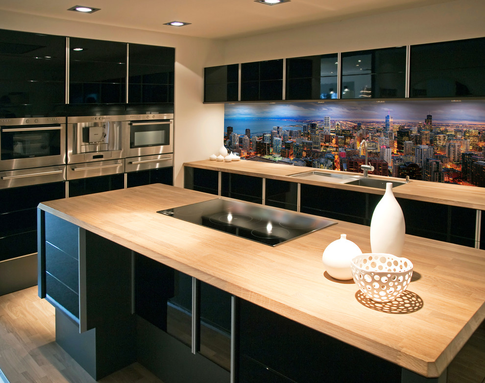 Trendy kitchen photo in Wichita
