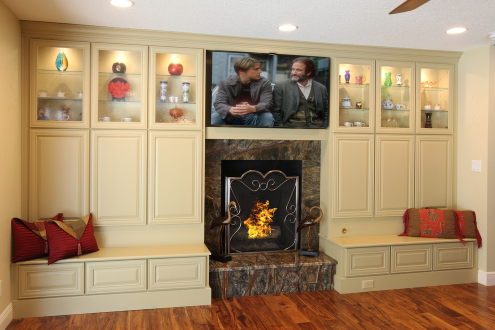 Photo of a traditional family room in Orlando.