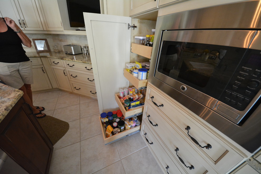 Inspiration for a rustic kitchen remodel in Miami