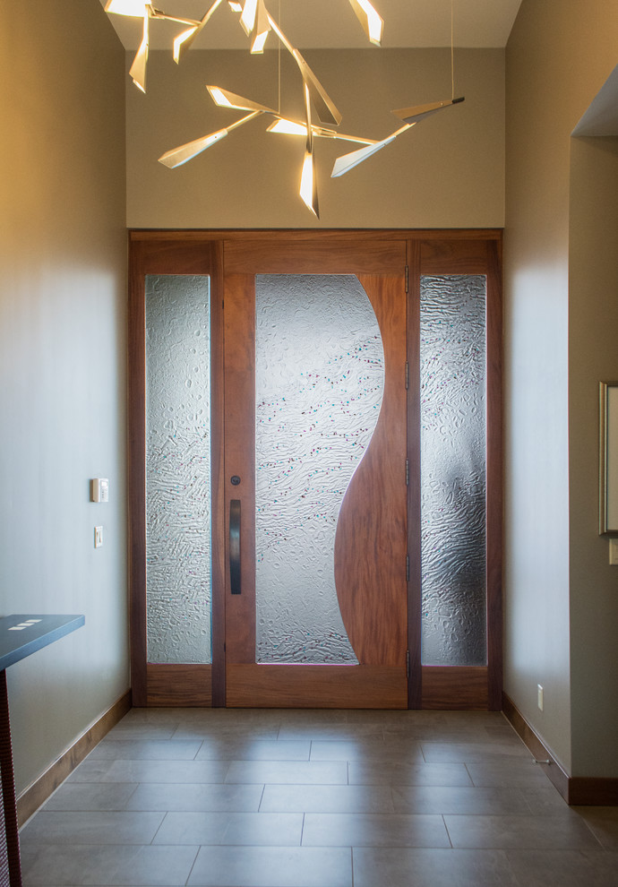 Photo of a contemporary entryway in Phoenix.