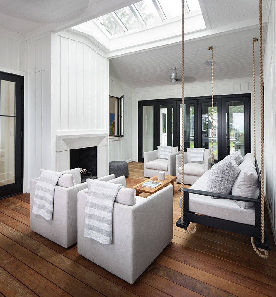 Modern Belle - Farmhouse - Deck - Milwaukee - by Colby Construction