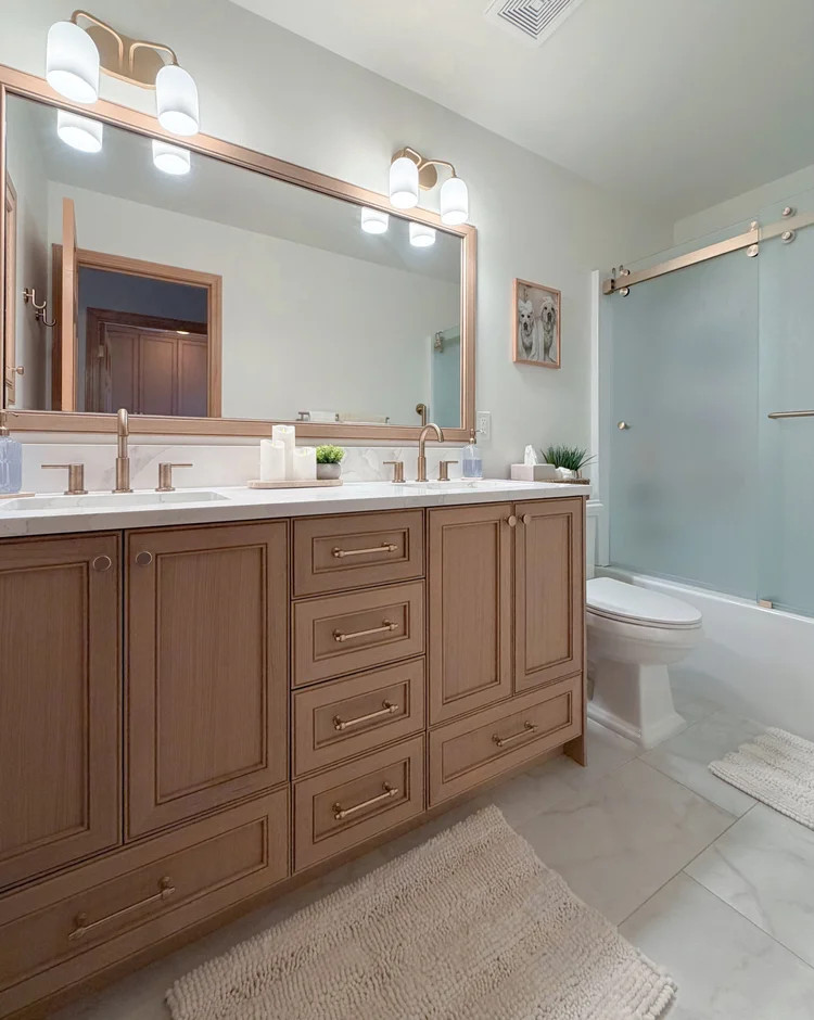 Snohomish - 2 Bathrooms + Laundry Room