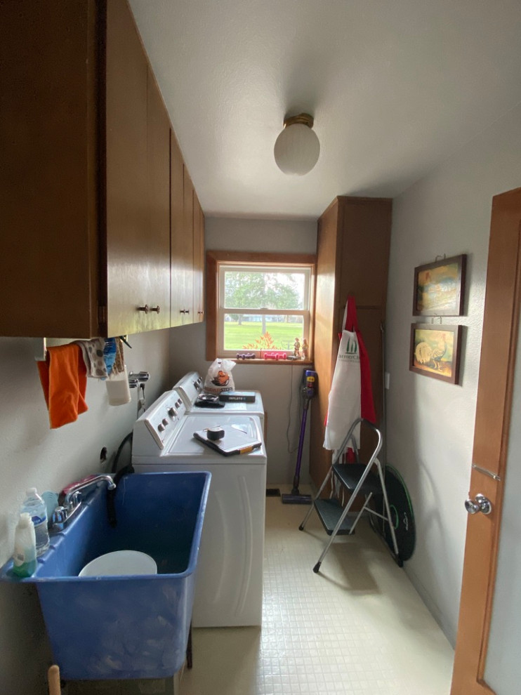 Rock Creek-Laundry Room Remodel: Before Photo