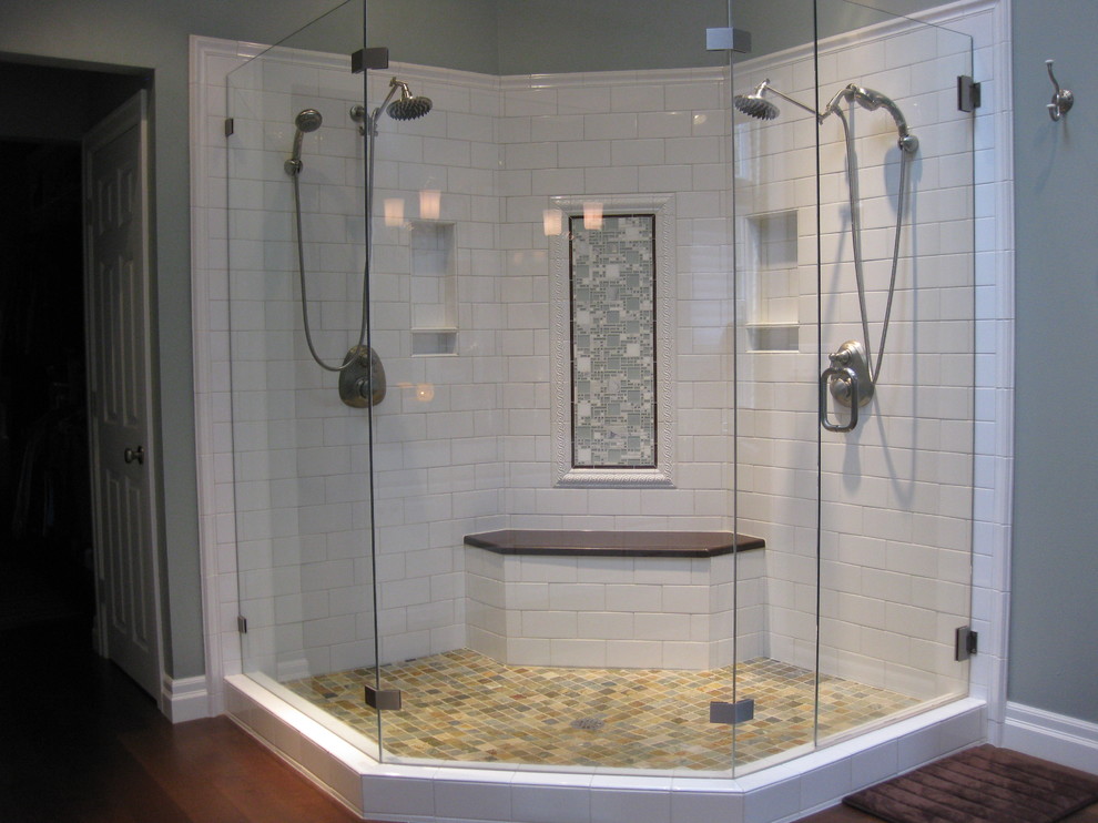 This is an example of a mid-sized traditional 3/4 bathroom in Seattle with a double shower.