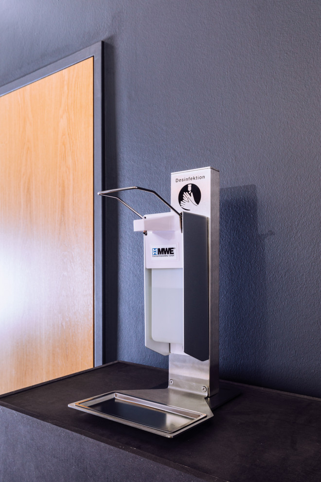 Диспенсер для антисептика, напольный. Материалы: латунь и нержавеющая сталь!