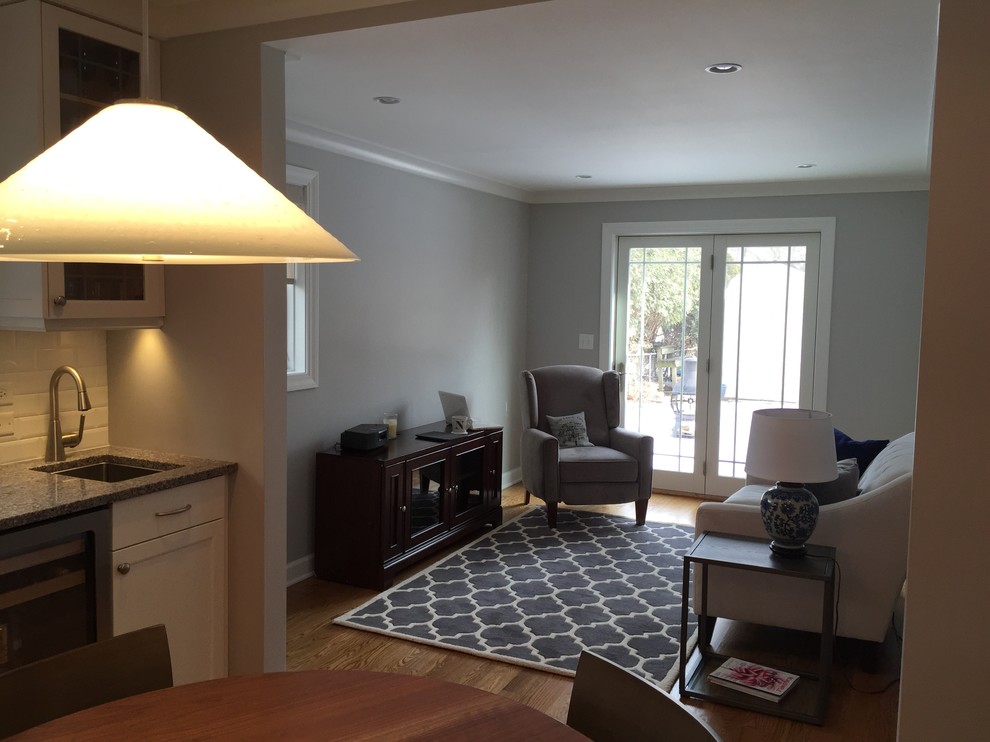 Transitional kitchen photo in Chicago