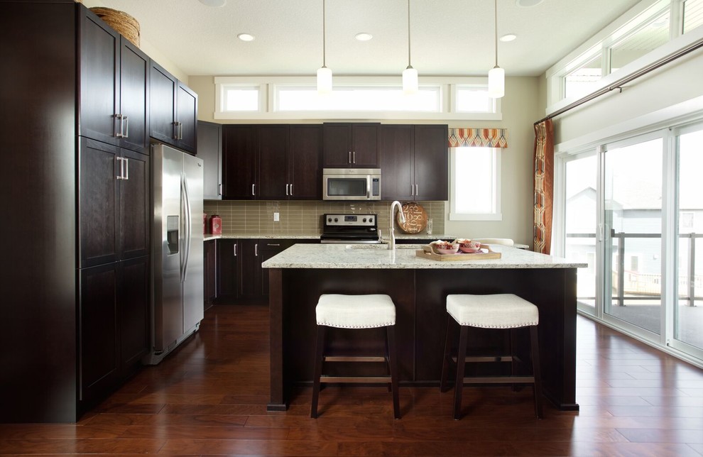 Kitchen - transitional kitchen idea in Calgary