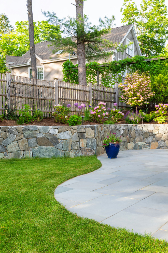 Inspiration for a transitional landscaping in Boston.