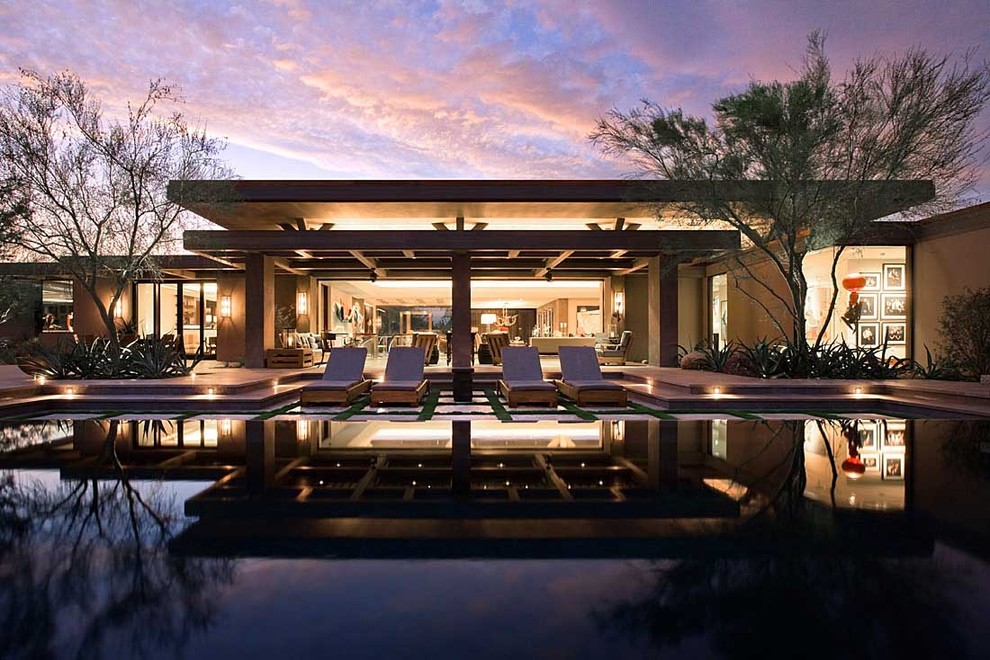 Inspiration for a contemporary infinity pool in Orange County.