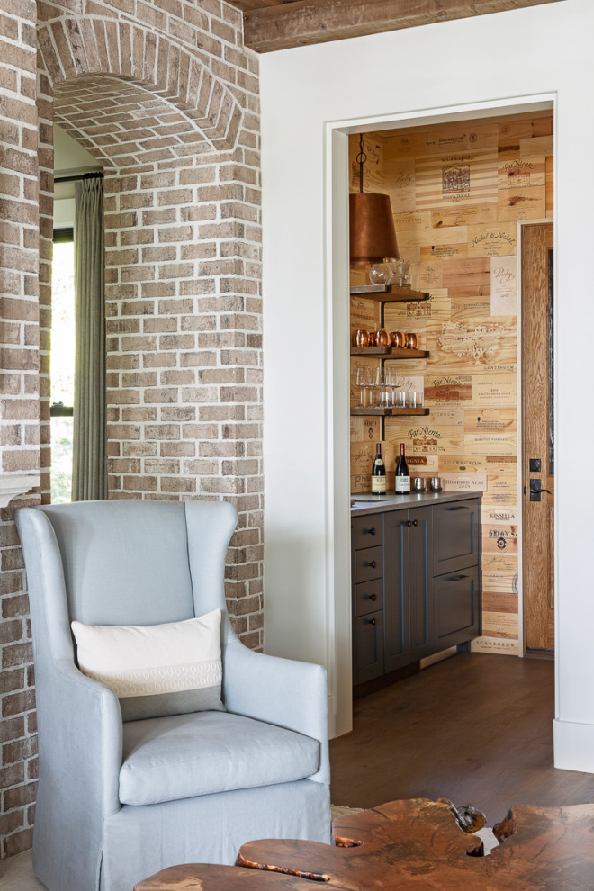 Home bar - contemporary home bar idea in Charleston