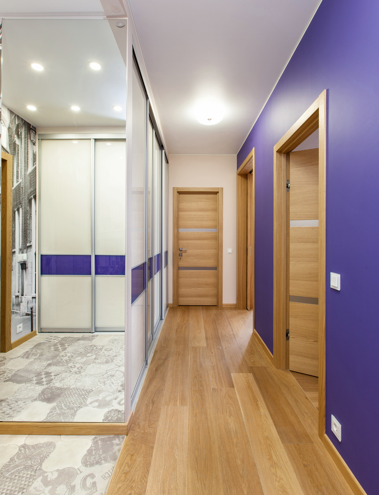 Квартира цвета ультрафиолет. Интерьер в цвете 2018 года.