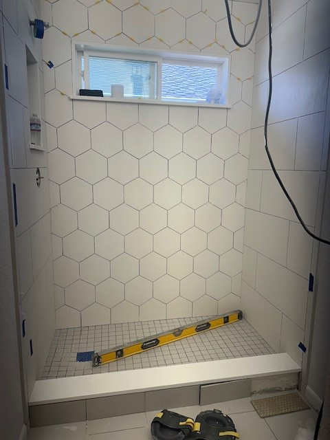 Contemporary bathroom refresh - Kennedy