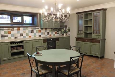 Кухня-столовая. Заородный дом.